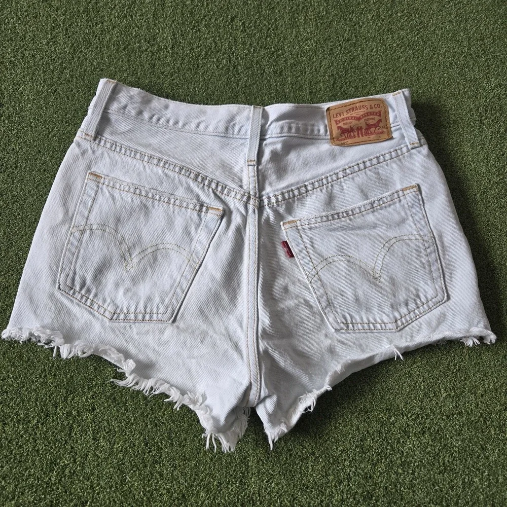 Levi's 501 High Rise Cutoff Distressed Button Fly Shorts Denim Women's Size 28